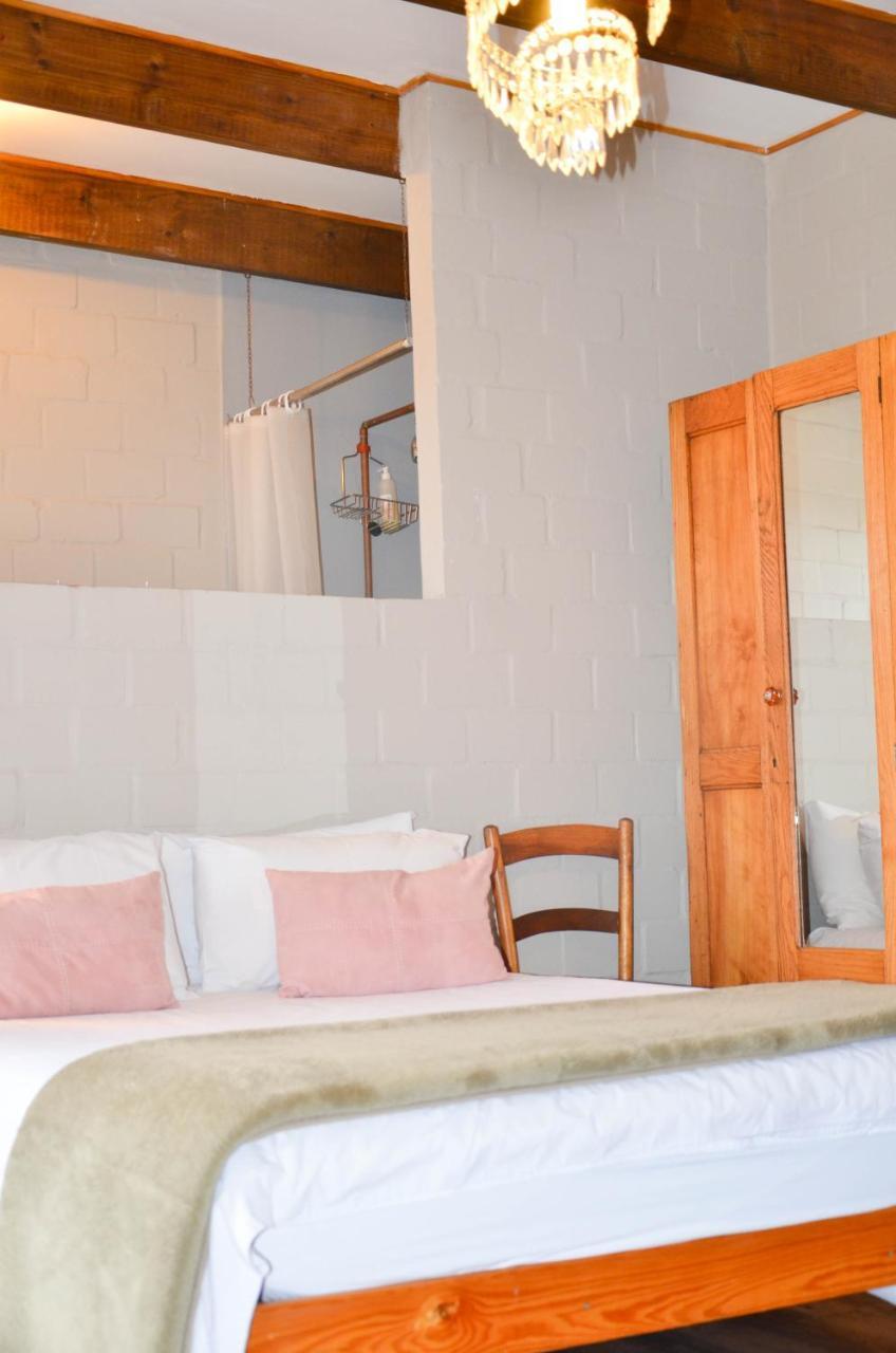The Stables Accommodation Лангебан Екстериор снимка