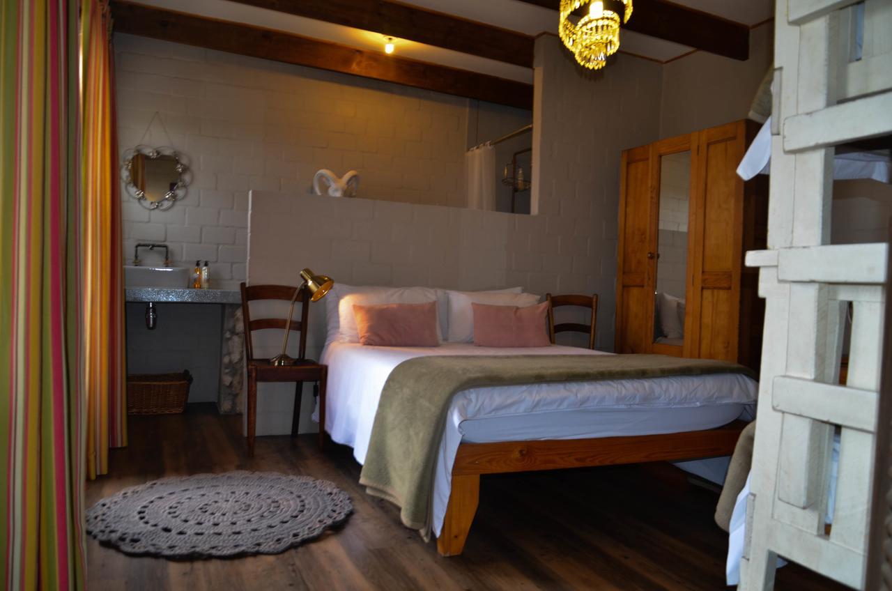 The Stables Accommodation Лангебан Екстериор снимка
