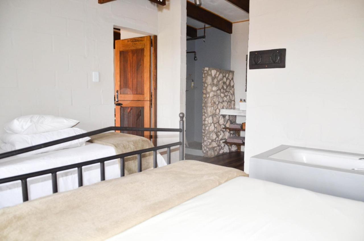 The Stables Accommodation Лангебан Екстериор снимка
