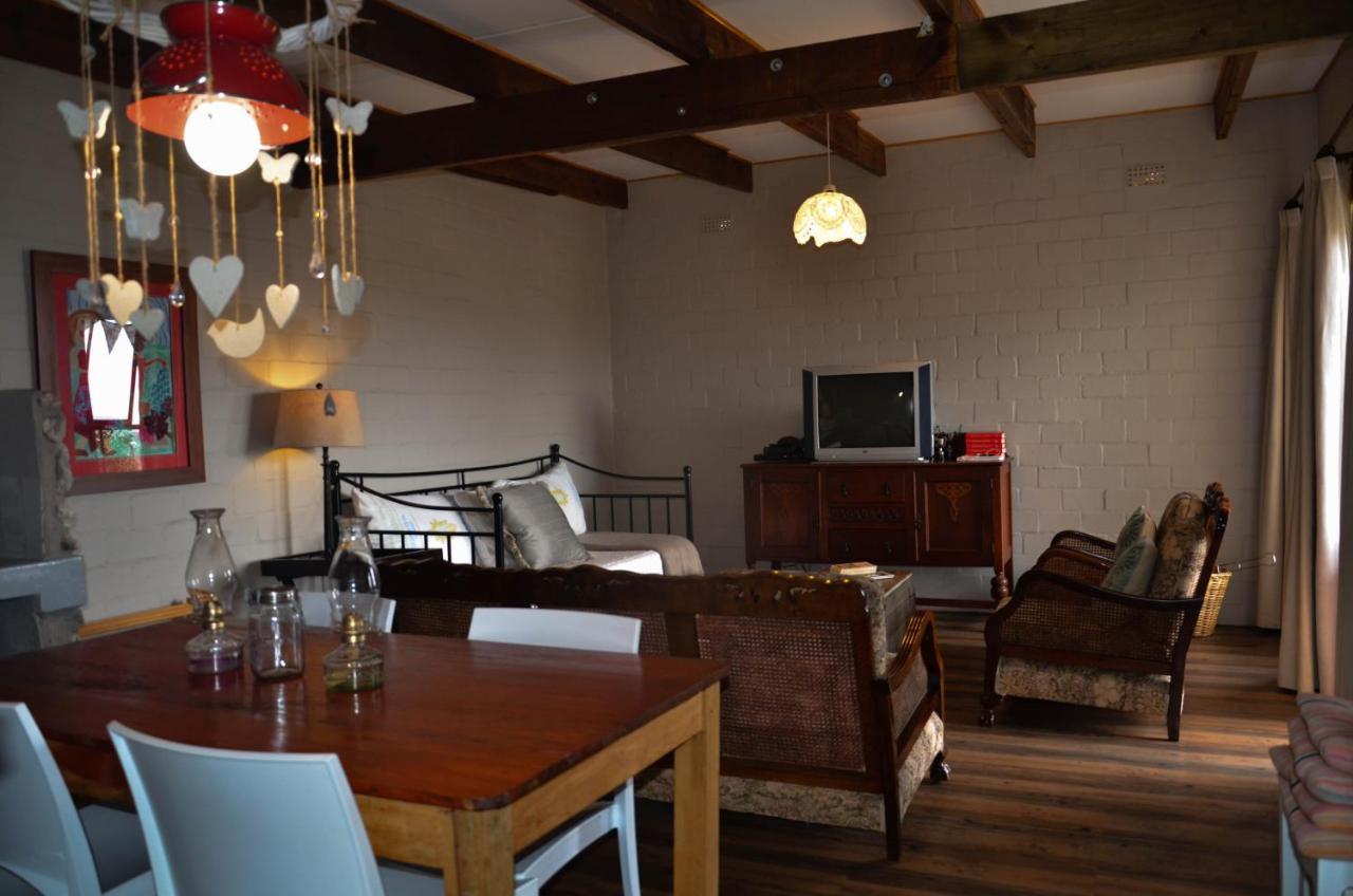 The Stables Accommodation Лангебан Екстериор снимка